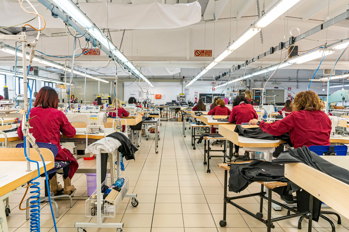 sala taglio napoletano confezioni azienda di confezioni a putignano