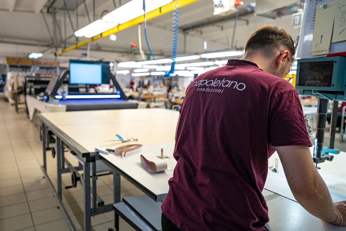i nostri macchinari da taglio all'avanguardia napoletano confezioni azienda di confezioni a putignano