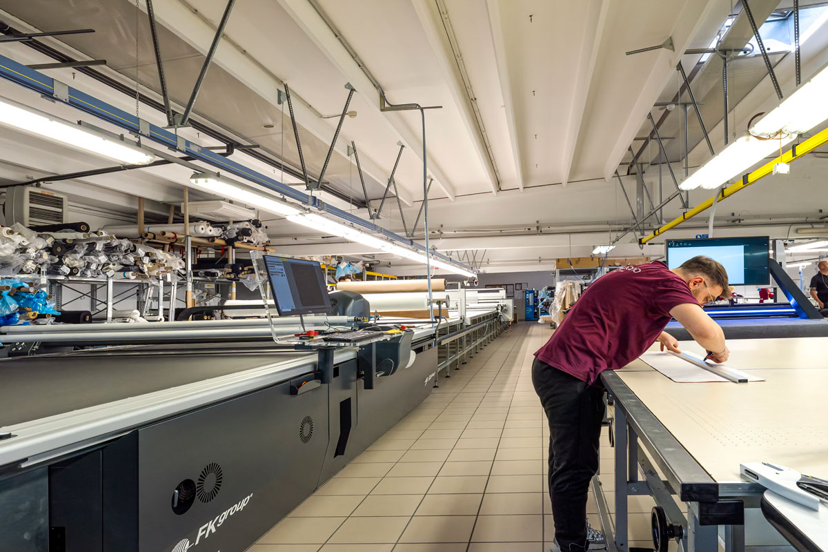 Banco da lavoro sala taglio tessile confezioni napoletano